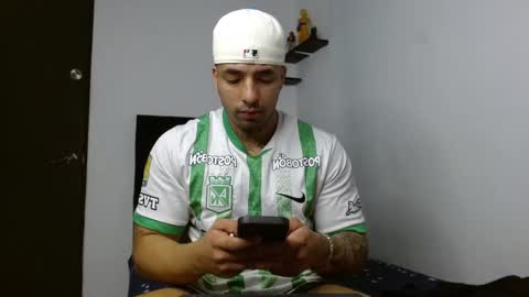 Darius Phoenix  online show from December 13, 8:36 pm