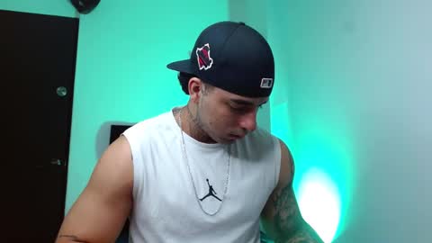 Darius Phoenix  online show from January 8, 7:05 pm