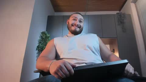 Snapshot of darius_wolfe chatting on April 23, 11:20 am Darius online show from April 23, 11:20 am
