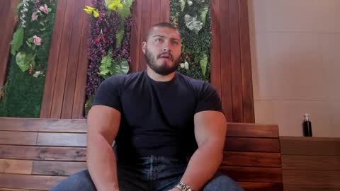 Snapshot of darius_wolfe chatting on April 24, 11:23 am Darius online show from April 24, 11:23 am