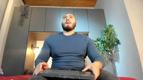Snapshot of darius_wolfe chatting on May 7, 11:15 am Darius online show from May 7, 11:15 am