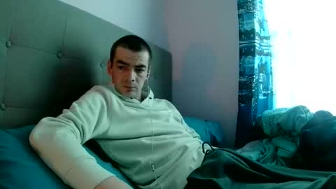 dark377 online show from April 10, 10:58 pm