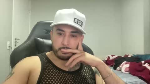 dark704996 online show from March 6, 6:32 am