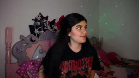 Moony online show from November 16, 6:08 am