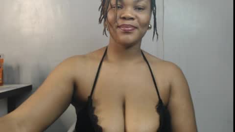 Snapshot of dark_chocoxx chatting on April 18, 4:16 am Goodness online show from April 18, 4:16 am