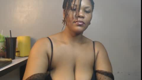 Snapshot of dark_chocoxx chatting on April 25, 5:32 am Goodness online show from April 25, 5:32 am