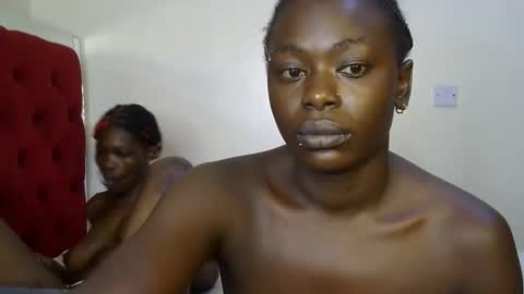 Snapshot of dark_divah chatting on March 31, 7:14 pm Divah online show from March 31, 7:14 pm