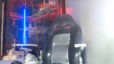 Snapshot of dark_doll5 chatting on December 6, 8:15 am dark_doll5 online show from December 6, 8:15 am