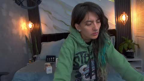 Snapshot of dark_dominika chatting on May 6, 1:05 pm dark_dominika online show from May 6, 1:05 pm