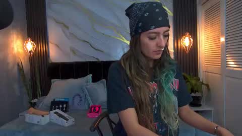 Snapshot of dark_dominika chatting on May 21, 1:07 pm dark_dominika online show from May 21, 1:07 pm