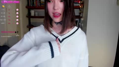 Ester online show from March 11, 4:51 pm