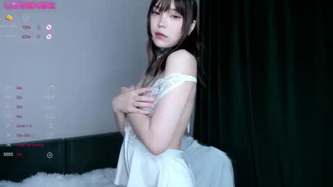 Ester online show from September 12, 1:55 pm