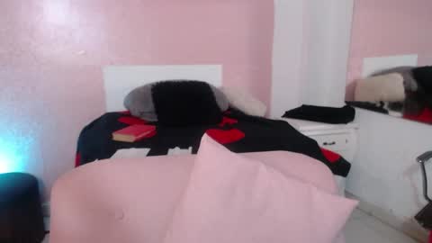 dark_flama online show from April 6, 12:08 am