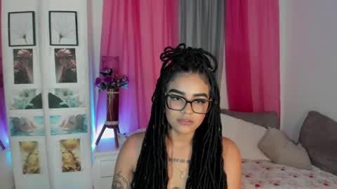 dark_flama online show from April 14, 12:49 am