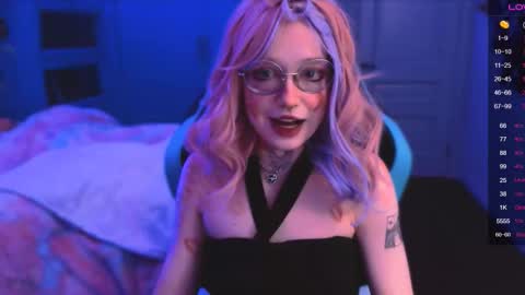 Lucious Foijieh online show from February 14, 5:53 pm