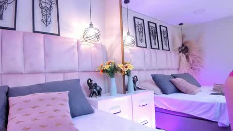 Nina online show from September 18, 3:30 am