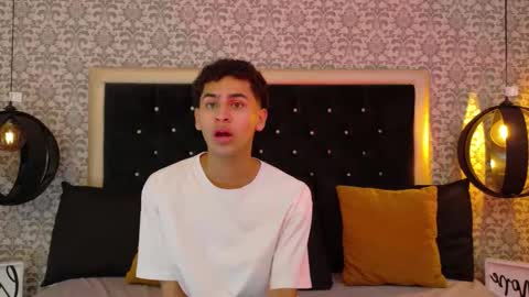 Snapshot of dark_sultan chatting on February 19, 7:43 pm dark_sultan online show from February 19, 7:43 pm