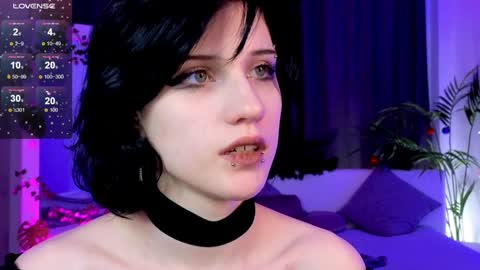 Snapshot of dark_vamp_ chatting on December 26, 12:03 am Vamp online show from December 26, 12:03 am