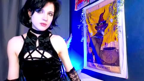 Snapshot of dark_vamp_ chatting on December 29, 8:58 pm Vamp online show from December 29, 8:58 pm