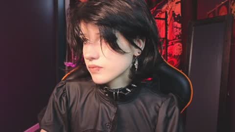 Snapshot of dark_vamp_ chatting on January 22, 12:17 pm Vamp online show from January 22, 12:17 pm