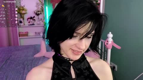 Snapshot of dark_vamp_ chatting on February 6, 4:21 am Vamp online show from February 6, 4:21 am