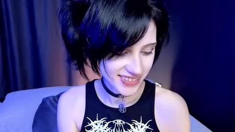 Snapshot of dark_vamp_ chatting on November 8, 5:01 pm Vamp online show from November 8, 5:01 pm