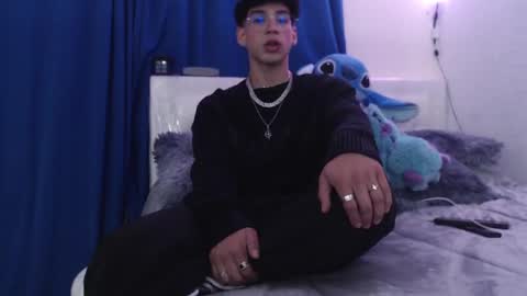 Snapshot of darkboy26_ chatting on January 7, 1:59 am Blake online show from January 7, 1:59 am