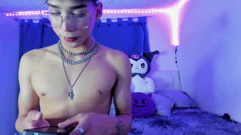 Snapshot of darkboy26_ chatting on January 22, 12:59 am Blake online show from January 22, 12:59 am