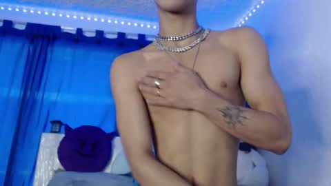 Snapshot of darkboy26_ chatting on January 25, 9:46 pm Blake online show from January 25, 9:46 pm