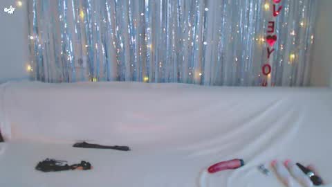 Kelly online show from February 28, 9:04 am