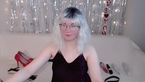 Kelly online show from October 12, 5:50 am