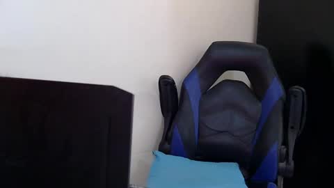 Darkkras online show from May 19, 2:01 pm