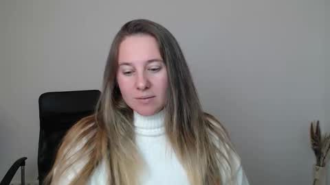 Snapshot of darklure_ chatting on October 29, 10:22 pm Anna online show from October 29, 10:22 pm