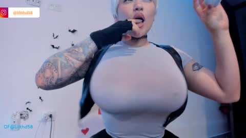 darknes_lilith18 online show from February 22, 1:22 am