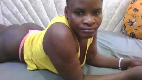 Snapshot of darknipples2 chatting on October 18, 8:15 am SHANICE online show from October 18, 8:15 am