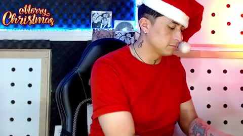 Snapshot of darko0717 chatting on December 24, 7:00 pm DARKO0717 online show from December 24, 7:00 pm