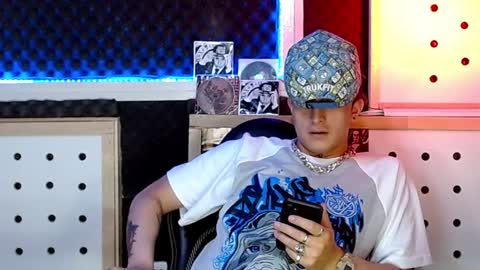 Snapshot of darko0717 chatting on December 27, 1:11 am DARKO0717 online show from December 27, 1:11 am