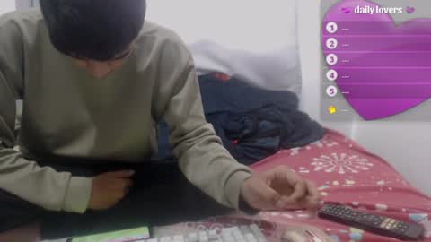 Snapshot of darkr_ider chatting on June 20, 6:11 pm darkr_ider online show from June 20, 6:11 pm