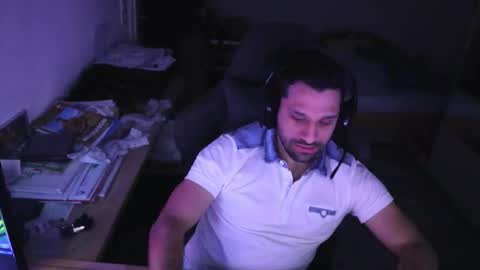 darkschneider_ online show from September 30, 5:34 am