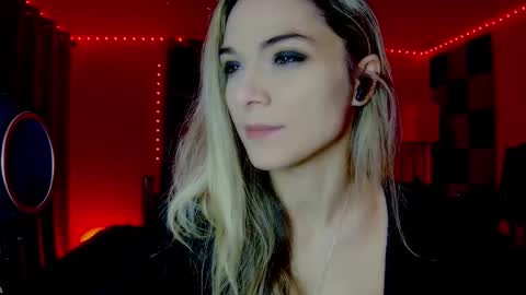 roseredgoddess online show from November 6, 4:02 am