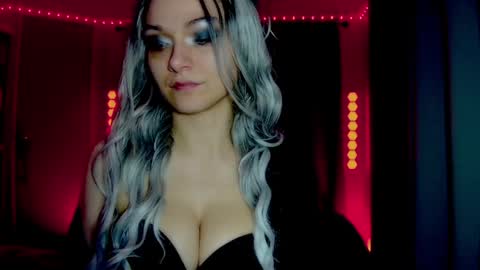 roseredgoddess online show from April 2, 2:31 am