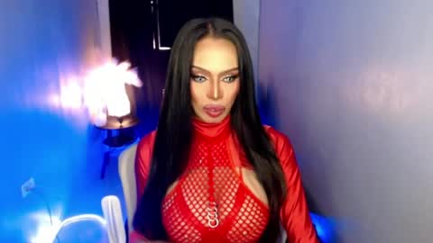 Snapshot of darksoul_mistress chatting on May 5, 1:57 am HAPPY BIRTHDAY MISTRESS MADRIANA online show from May 5, 1:57 am