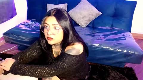 Snapshot of darksweetmini chatting on February 27, 4:18 pm Darksweetmini online show from February 27, 4:18 pm