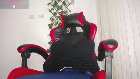 Snapshot of darkviper26 chatting on March 24, 9:36 am darkviper26 online show from March 24, 9:36 am