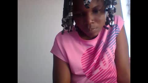 Snapshot of darling_dreamer2 chatting on May 29, 1:31 pm darling_dreamer2 online show from May 29, 1:31 pm