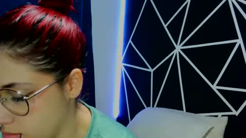 Snapshot of darlyhooper1_ chatting on September 20, 2:45 am Darlyhooper online show from September 20, 2:45 am