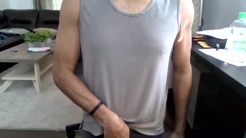 Snapshot of darryl43321 chatting on February 27, 9:47 pm darryl43321 online show from February 27, 9:47 pm
