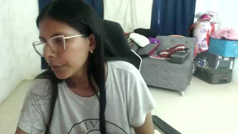 Snapshot of darsha_1 chatting on May 15, 6:48 pm Darsha online show from May 15, 6:48 pm