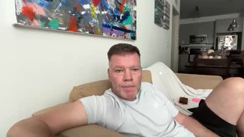 Snapshot of dartanha007 chatting on April 25, 7:33 pm dartanha007 online show from April 25, 7:33 pm