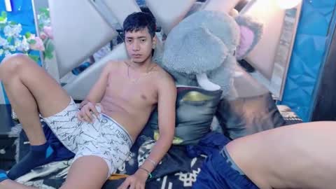 darwinandbrayan online show from December 4, 4:00 am